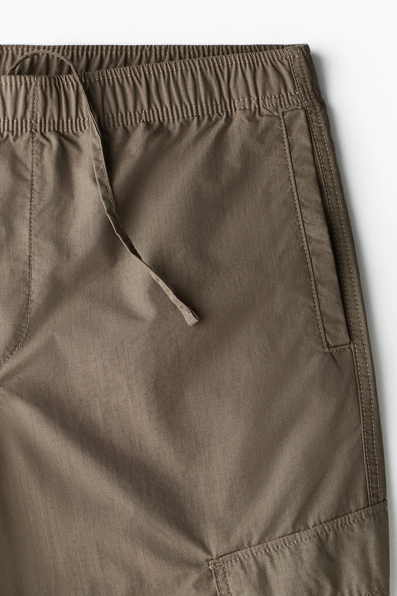 H&M Regular Fit Cargo trousers
